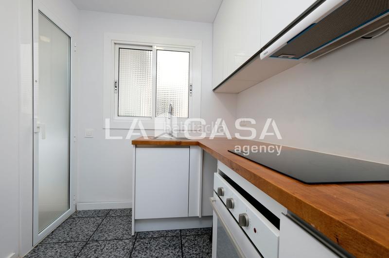 Foto c769207d-4012-4001-b27d-3046127f3371. Flat with heating in Vilapicina - Torre Llobeta Barcelona