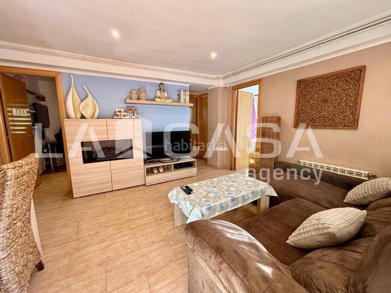 Foto e134d76d-5d8e-4c50-a5e6-5e352852d629. Piso balcon tres habitaciones en La Verneda - La Pau Barcelona