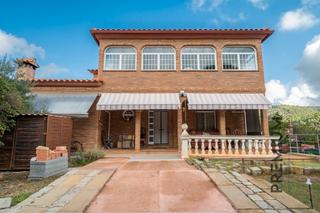 Casa  Camí can sadurní. Casa independiente