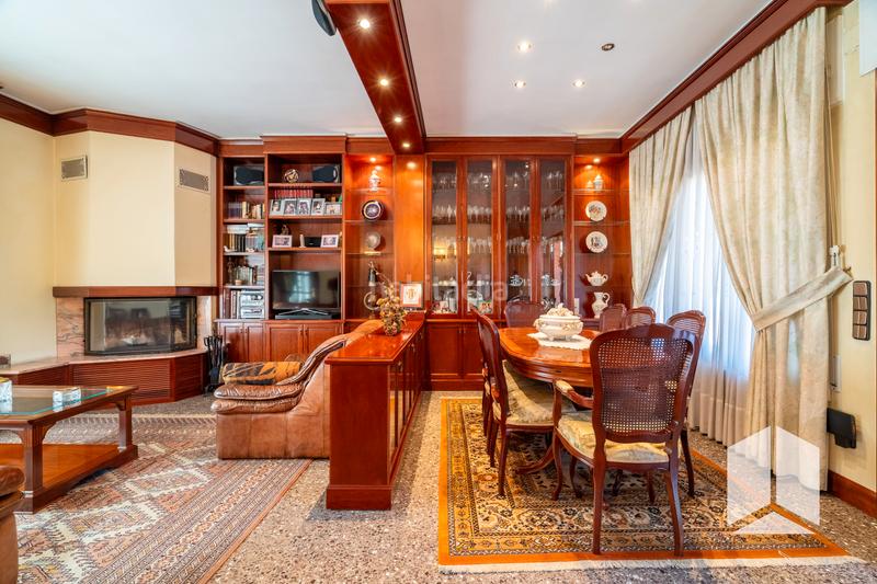 Foto 7415ce6a-7471-4c34-a9df-87325b36f9ce. Chalet mit heizung parking pool in Les Botigues Castelldefels