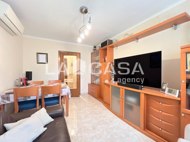 Foto ff3b6505-3a97-46fc-8455-387979c344b6. Piso tres habitaciones en Congrés Badalona