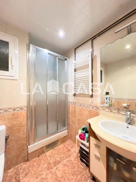 Foto 5d0e4ccb-1f44-4a87-96cc-185b443cb116. Appartement avec chauffage dans Congrés Badalona