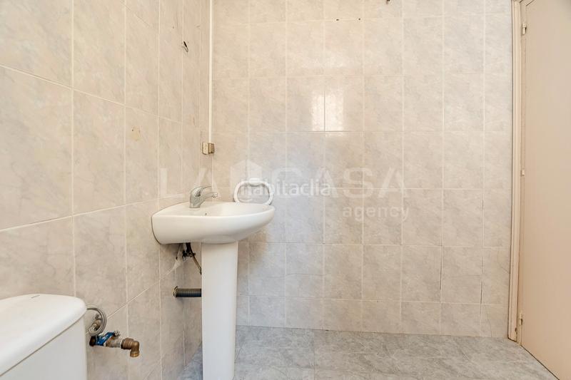 Foto 63a50323-a7fc-4c31-b47a-f588d3a29d50. Local commercial dans Centre Hospitalet de Llobregat (L´)