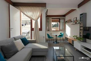 Pis  Carrer de salvà. Balcon cuatro habitaciones