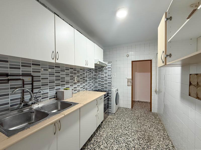 Foto 9d927fcc-a554-4536-9bed-897221a873db. Piso cuatro habitaciones dos baños en Mestalla Valencia