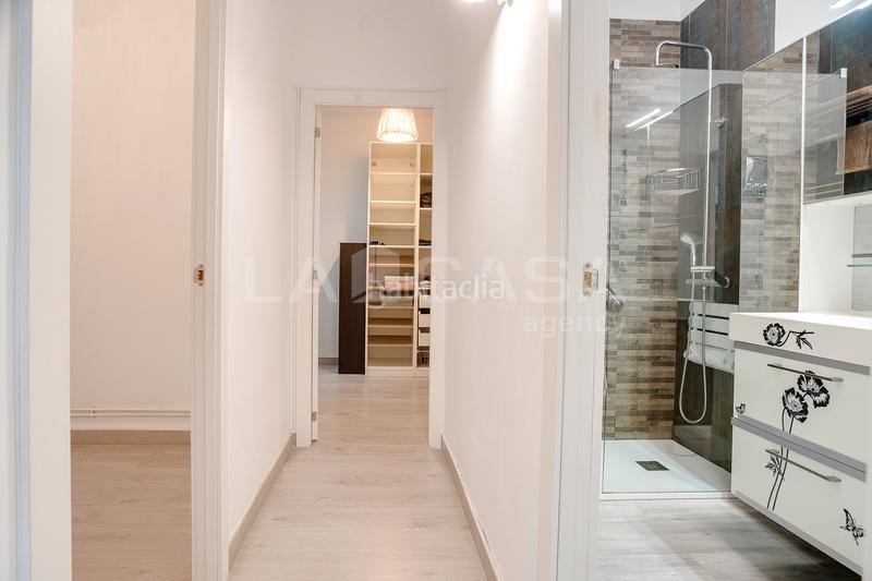 Foto e2c7ce05-c65d-48f0-8291-b43006829db5. Piso cuatro habitaciones balcon en Llefià Badalona