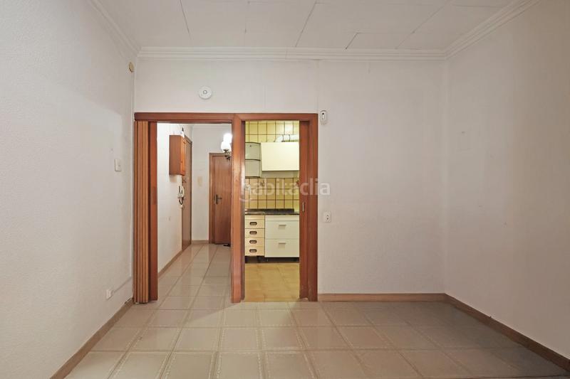 Foto 557b0d6c-7b6f-4878-a3cf-fb30a3c7bc60. Piso balcon ascensor en Sants Barcelona