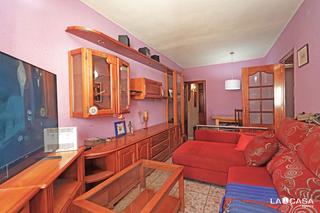 Flat  Carrer de la igualtat. Tres habitaciones