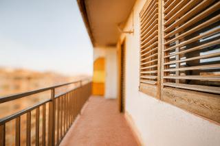 Etagenwohnung  Avenida can serra de. Tres habitaciones balcon