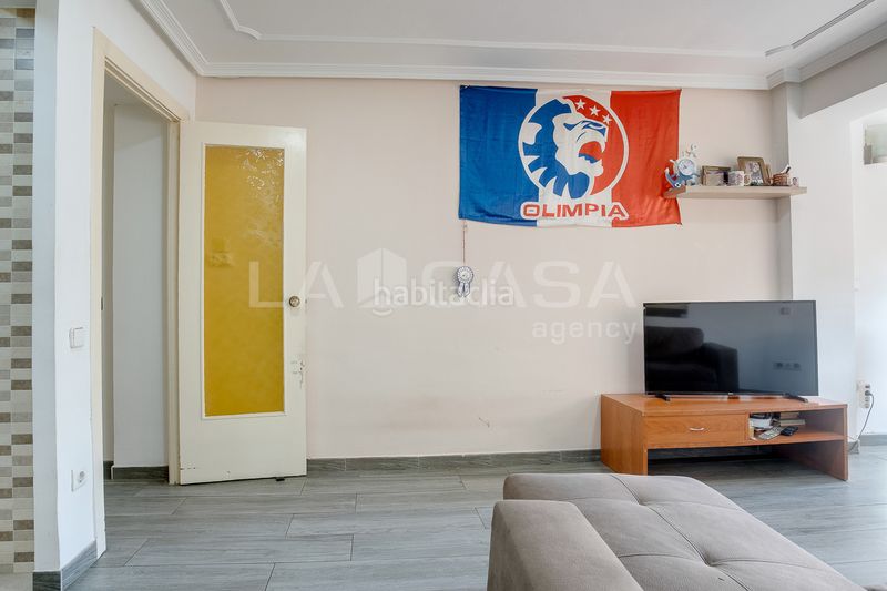 Foto 389d1f90-350d-4226-8bbe-2ade8d06abd7. Pis a La Verneda - La Pau Barcelona