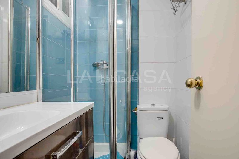 Foto b1964e6f-8259-472a-8d5c-3e2bb129c2ad. Pis a La Verneda - La Pau Barcelona