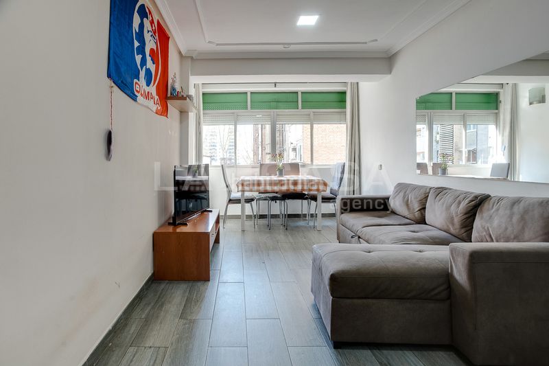 Foto dd085a14-4a89-4ce3-8e28-754c99dc605c. Pis a La Verneda - La Pau Barcelona