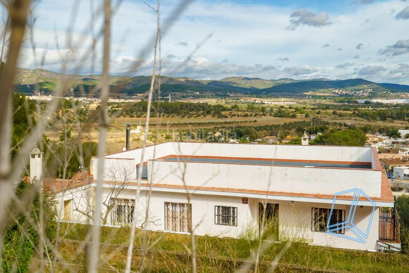 Foto 5a4c7a26-ec32-4ace-b3e4-381a4c42696d. Casa amb aparcament piscina a Bisbal del Penedès (La)