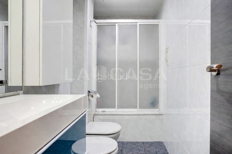 Foto f01a289a-5c2d-4fc0-bd37-391bb2d37fd9. Pis amb calefacció a Provençals del Poblenou Barcelona