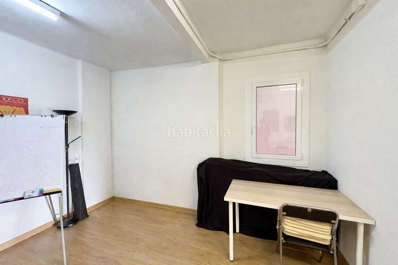 Foto e2defdb9-fde8-42d1-acad-d73a6424d6cf. Pis a Sants Barcelona