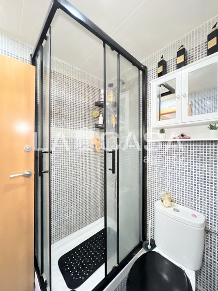 Foto 1177ead4-d80d-4cc4-88f4-415ef2b07537. Pis a Llefià Badalona