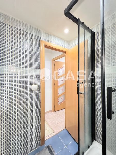 Foto 2585917d-f6fd-42f9-9535-8cc47387619f. Pis a Llefià Badalona