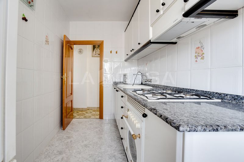 Foto d08b70da-a2fa-4b5e-9d32-11e2a3ba21b1. Pis a Sant Ildefons Cornellà de Llobregat