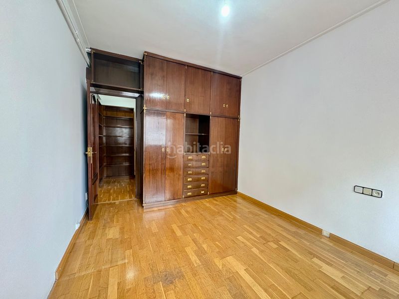 Foto bab0dd3d-358b-46b2-9bf8-d57bec536df1. Pis a Sants Barcelona