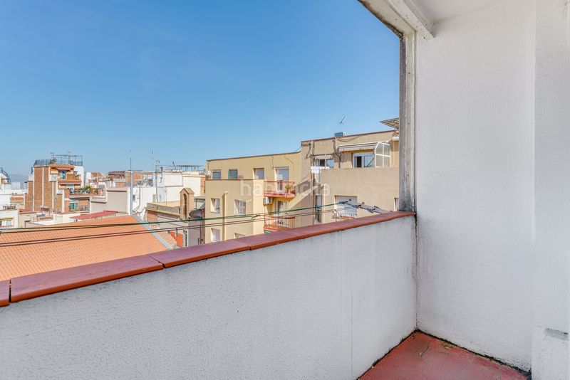 Foto 3818648b-b53b-4dd9-aa7d-4c136bd34c5a. Ático terraza en Carmel Barcelona