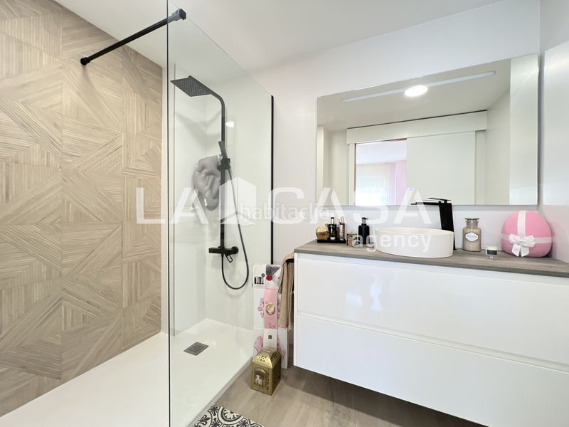 Foto 852247e1-b850-44aa-b411-2a8e0f654a79. Pis amb calefacció a Llefià Badalona