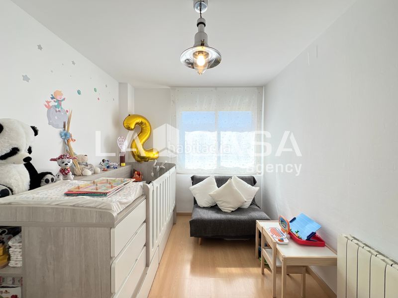 Foto 9110aa5e-73f9-44de-868c-5a3a55d7662a. Pis amb calefacció a Llefià Badalona