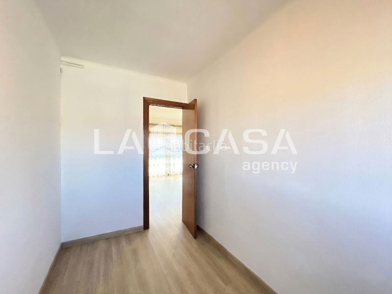 Foto 7fd886ab-9fdc-4d7d-9f9e-d9619db597f7. Pis amb calefacció a Llefià Badalona