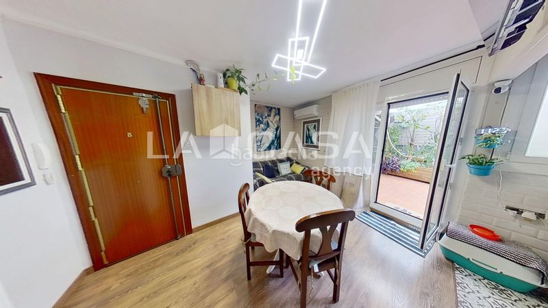 Foto 00384f02-976f-416e-8e58-1678fd2938df. Àtic a Carmel Barcelona