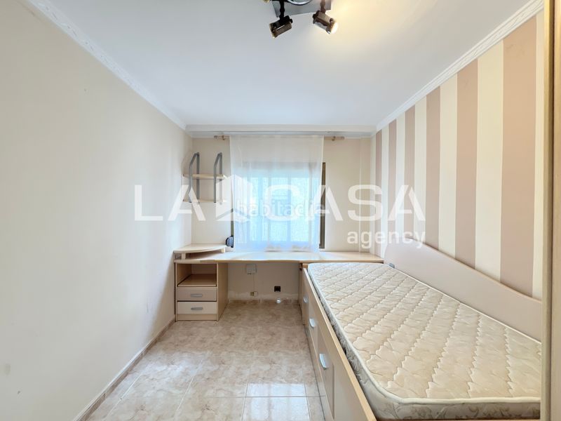 Foto e43fa41c-000d-48ad-a575-8b459d9620a9. Pis amb calefacció a Llefià Badalona