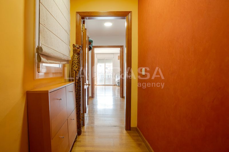 Foto 3e7f9711-8cad-4a58-9bd6-ca248ce4e9e9. Ático triplex con terraza en Sagrada Família Barcelona