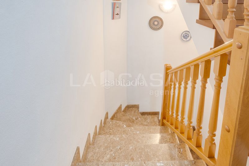 Foto 48f4a4b1-36fa-4d90-853f-661c872e0304. Ático triplex con terraza en Sagrada Família Barcelona