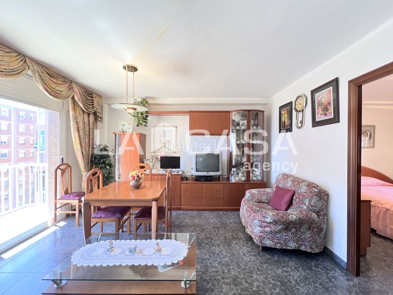 Foto f200b112-c943-4142-a54d-80fe2b91761d. Pis amb calefacció a Llefià Badalona