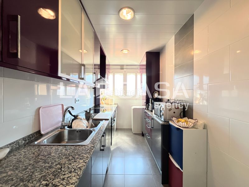 Foto 71056bbc-cd96-4350-a6a9-3c94bb46aa95. Pis a Llefià Badalona