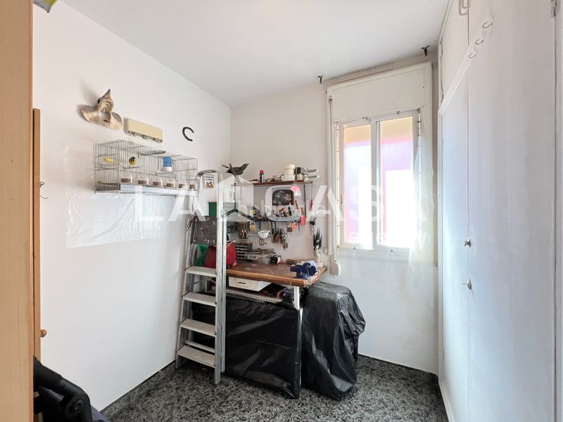 Foto aba6b2d9-e8a9-49d1-81bb-88b9328f6769. Pis a Llefià Badalona