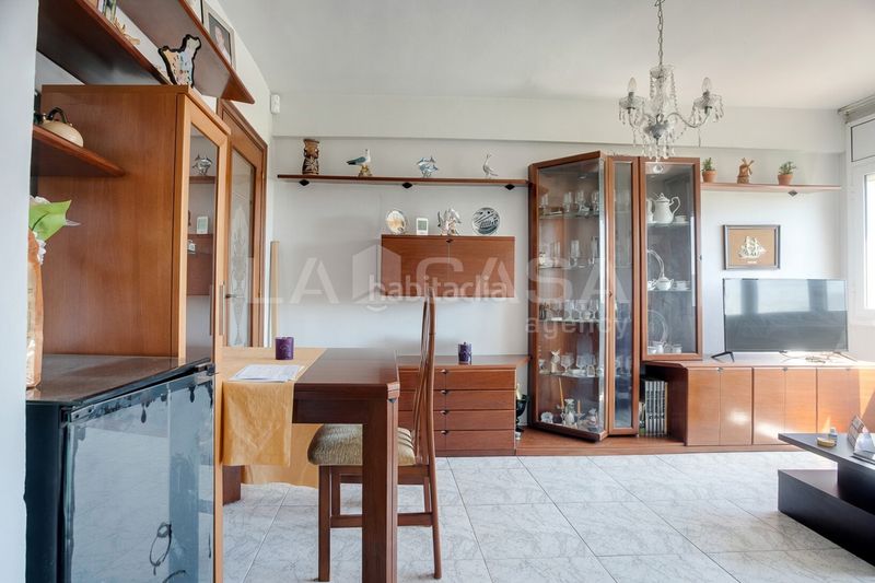 Foto 86a8dc2f-3096-4636-899f-b69a8f789fb2. Pis amb calefacció a Besòs - Maresme Barcelona