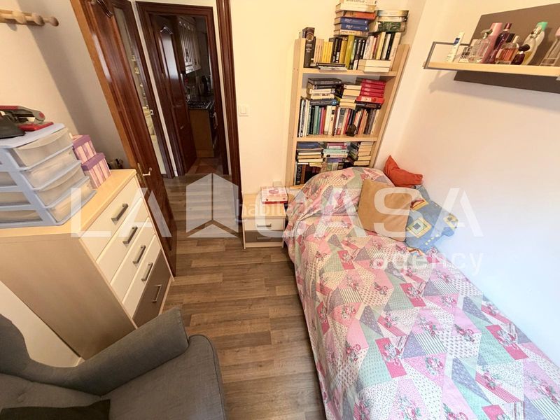 Foto e32acf13-e4bc-4a0c-8d14-13f09595711b. Pis a La Verneda - La Pau Barcelona