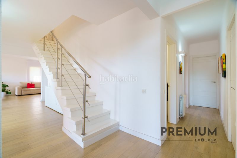 Foto 72210ecf-efd6-4505-abc9-92647c816f6f. Casa amb calefacció aparcament piscina a Montmar Castelldefels