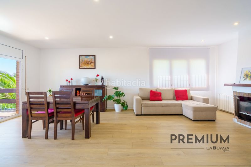 Foto caf7a421-5e35-435d-b900-5e303a3ea035. Casa amb calefacció aparcament piscina a Montmar Castelldefels