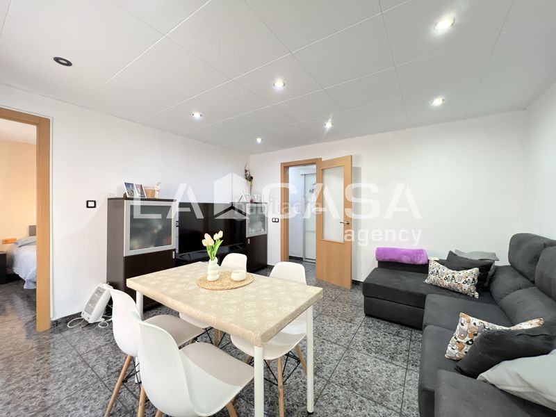 Foto babe255c-ce21-4231-a898-b1f5e9df2f92. Pis amb calefacció a Llefià Badalona