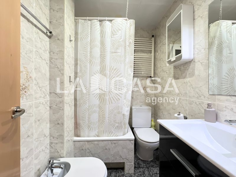 Foto cb7c2945-62bd-4586-9f0f-1df79d5b6eae. Pis amb calefacció a Llefià Badalona