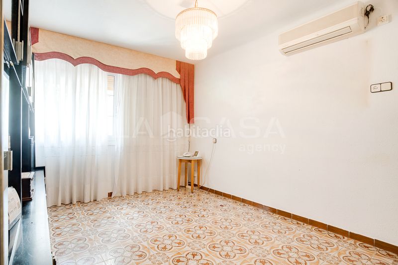 Foto 2016b952-8585-4365-91e0-32a625e9c56c. Planta baixa a Sant Ildefons Cornellà de Llobregat
