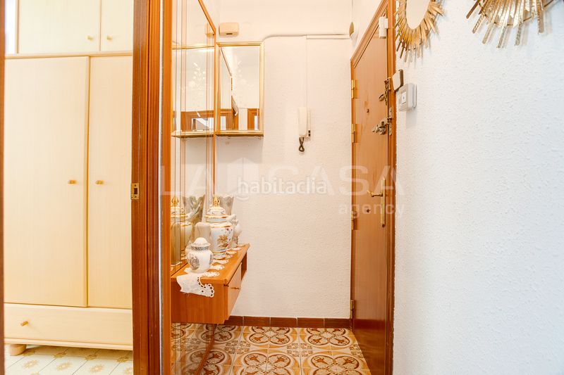 Foto 2f0e676c-eda8-4061-94ff-b7574a145741. Planta baixa a Sant Ildefons Cornellà de Llobregat
