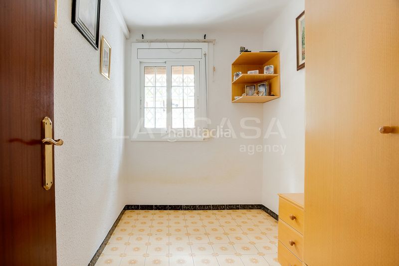 Foto 60dcb4be-9a29-46e2-8179-07f550268081. Planta baixa a Sant Ildefons Cornellà de Llobregat