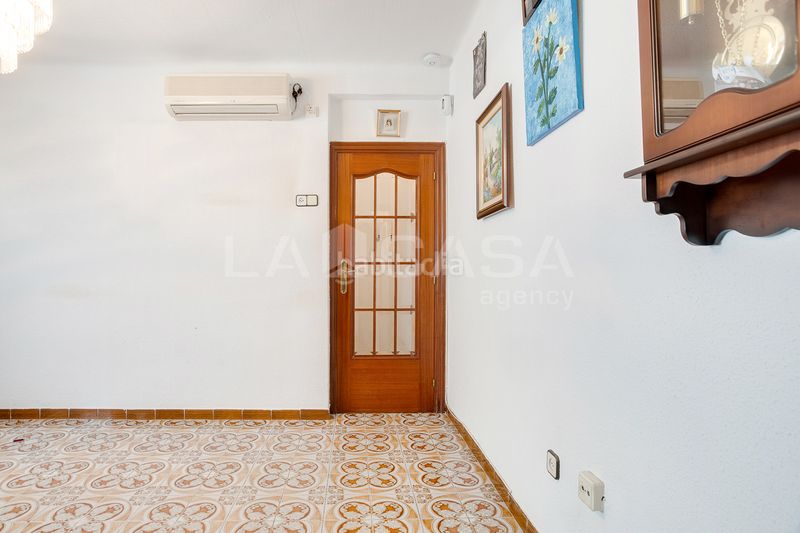 Foto dadd04a0-0763-44d2-b278-9f9f980e09ee. Planta baixa a Sant Ildefons Cornellà de Llobregat