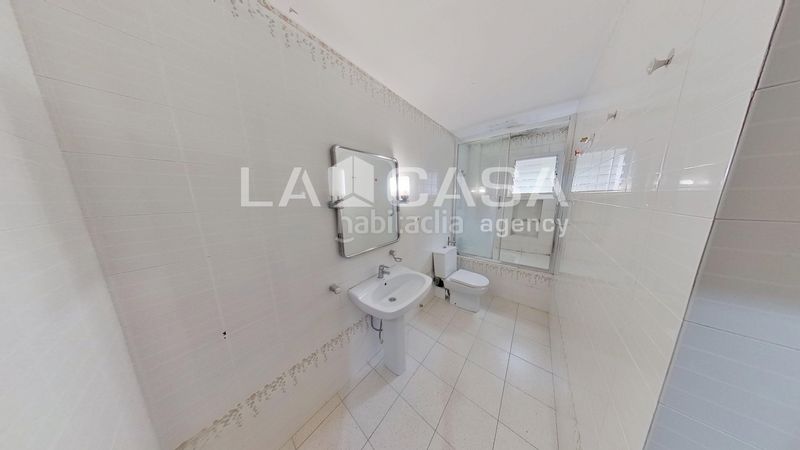 Foto b05ab6d0-0805-42dc-82ab-a86df6e1f297. Pis a La Verneda - La Pau Barcelona