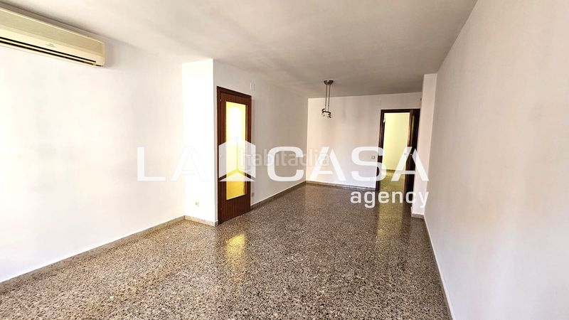 Foto 2a6d8dc0-5cda-43f7-bbcd-c686a6b94a6e. Pis a Prosperitat Barcelona