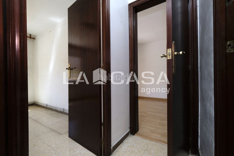 Foto 28ab2c37-3698-4f8c-b1a7-c5a8827839bd. Pis a Vilapicina - Torre Llobeta Barcelona