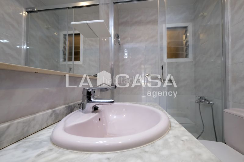 Foto 6060b721-9506-4cc1-b96e-2fd53b131a97. Pis a Vilapicina - Torre Llobeta Barcelona