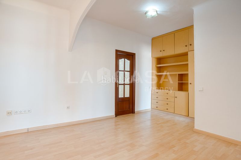 Foto 59d56e0e-4e5b-4133-98f5-c43aaa480851. Àtic a Centre Hospitalet de Llobregat (L´)