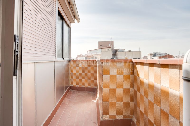 Foto cc181bed-aa3a-4747-8e38-d62d154386d0. Àtic a Centre Hospitalet de Llobregat (L´)